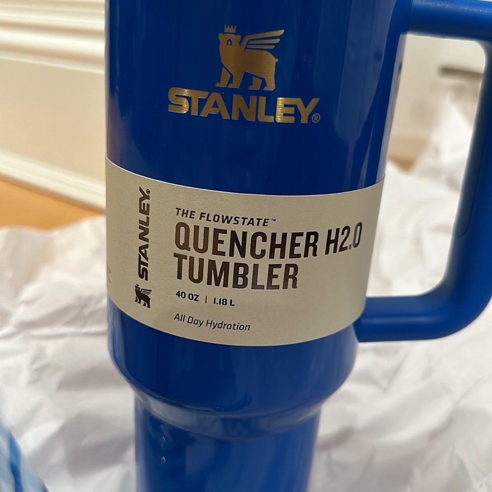 Stanley cup - Picture 4 of 5